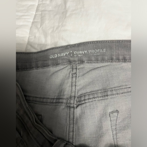 Old Navy Women’s Gray Curvy Profile Jeans, Size 16 - Picture 2 of 4